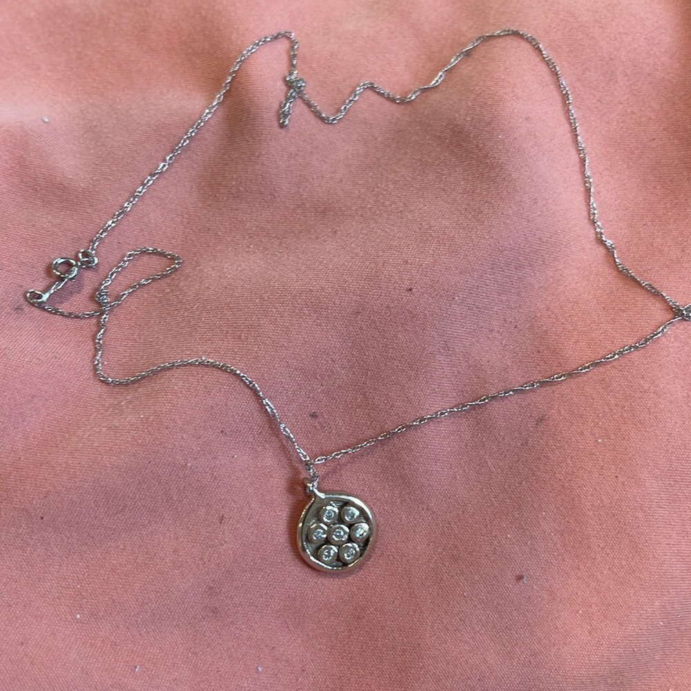 14 k white‎ gold and diamonds mecklace